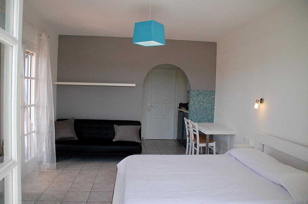 Handrina Studios Naxos City Rum bild